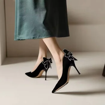 Bowknot Juodi aukštakulniai bateliai Moterų 2023 m. Naujo temperamento Stiletto Smailus pirštas Seksualios suknelės vakarėlio batai