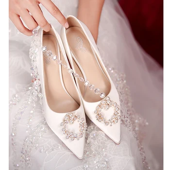 Moteriški vestuviniai batai Kiniški raudoni smailūs kojų pirštai Odiniai plokščio kulno batai Banketiniai slydimai ant minkšto pado plius dydis 31-45
