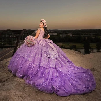 Levanda Blizganti V formos kaklo svarainių suknelė 2024 Aplikacijos karoliukai 3D gėlės Peteliškės Ball chalatas be rankovių Korsetas Vestido De 15 Anos